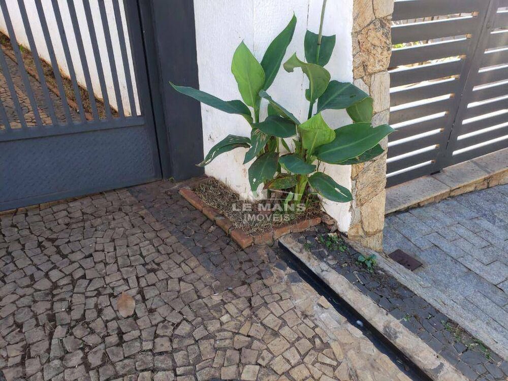 Casa à venda com 3 quartos, 211m² - Foto 8