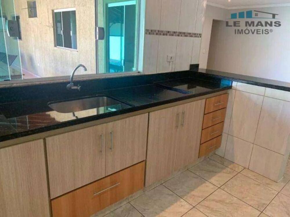Casa à venda com 2 quartos, 240m² - Foto 3