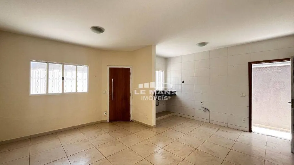 Casa, 3 quartos, 68 m² - Foto 2