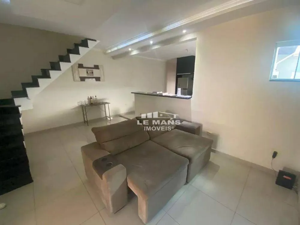 Casa, 3 quartos, 200 m² - Foto 2