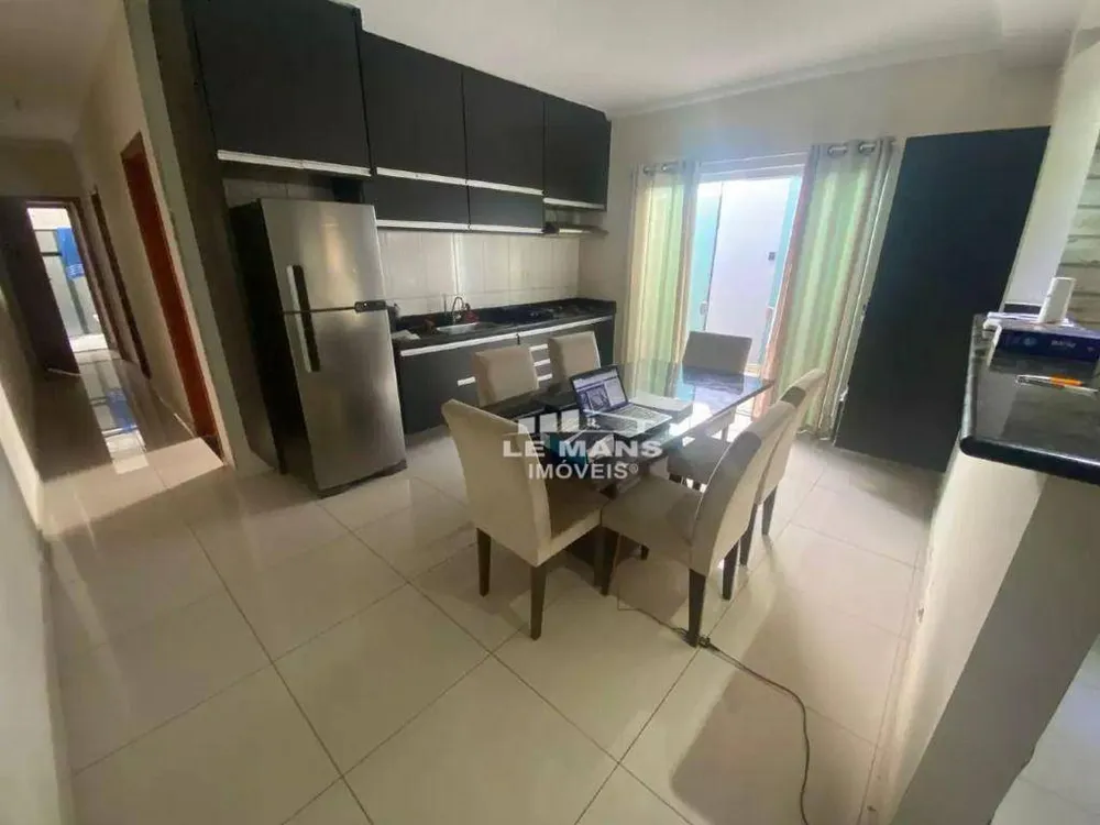 Casa, 3 quartos, 200 m² - Foto 4