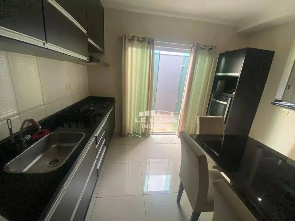 Casa, 3 quartos, 200 m² - Foto 1