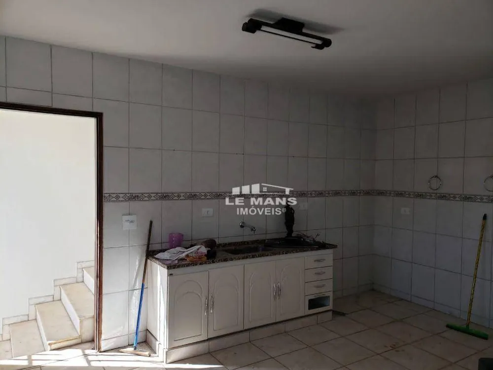 Casa, 3 quartos, 220 m² - Foto 1