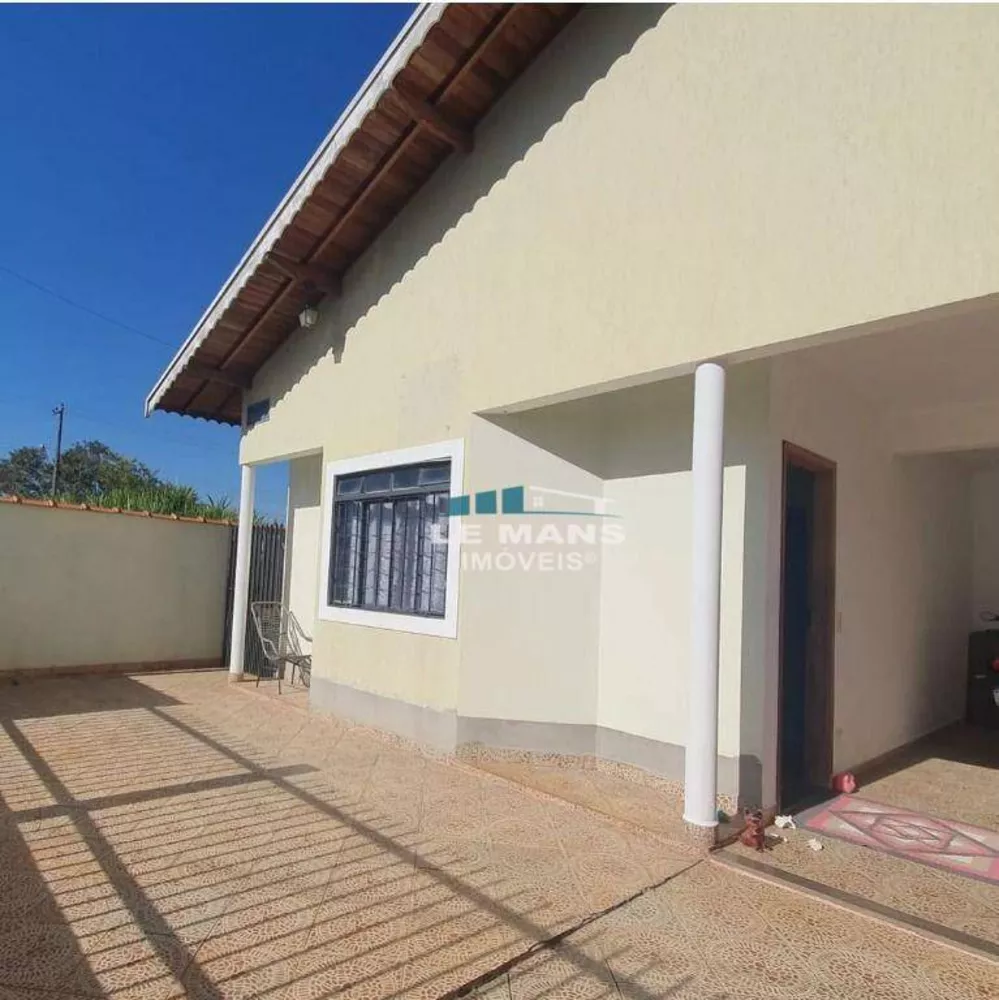 Casa à venda com 3 quartos, 180m² - Foto 2