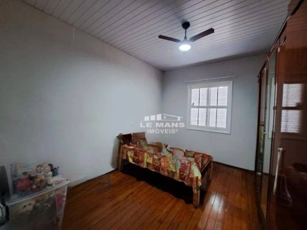 Casa, 5 quartos, 207 m² - Foto 1