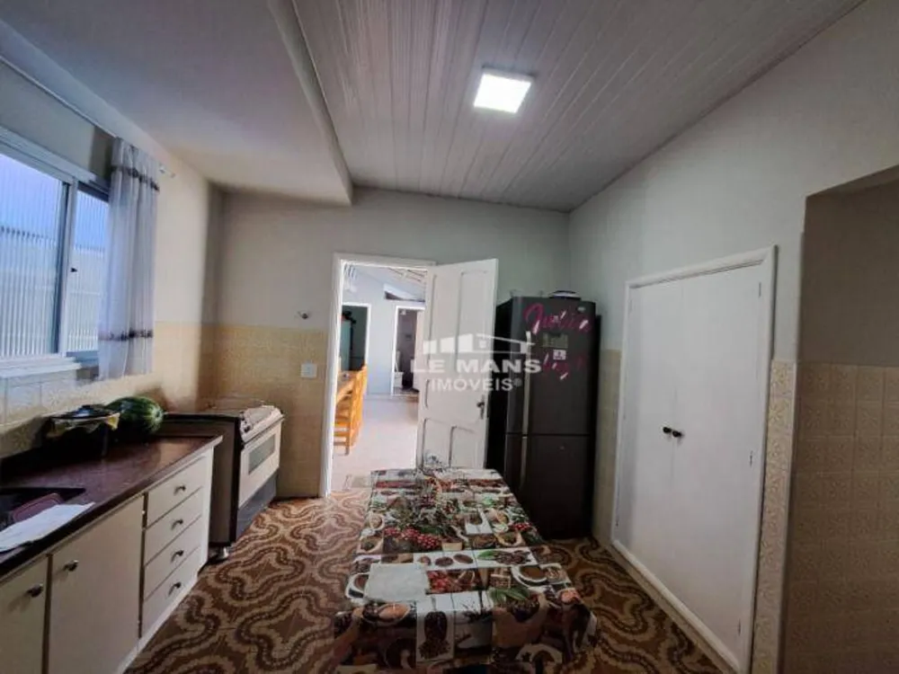 Casa, 5 quartos, 207 m² - Foto 2