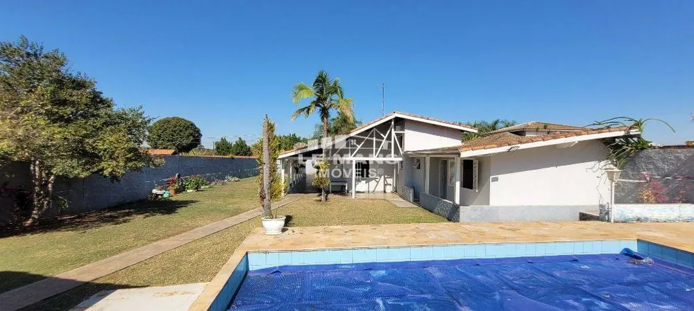 Chácara, 4 quartos, 1361 m² - Foto 1