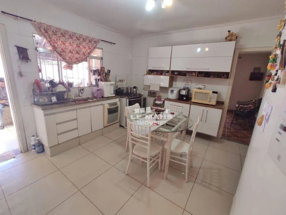 Casa, 3 quartos, 200 m² - Foto 1