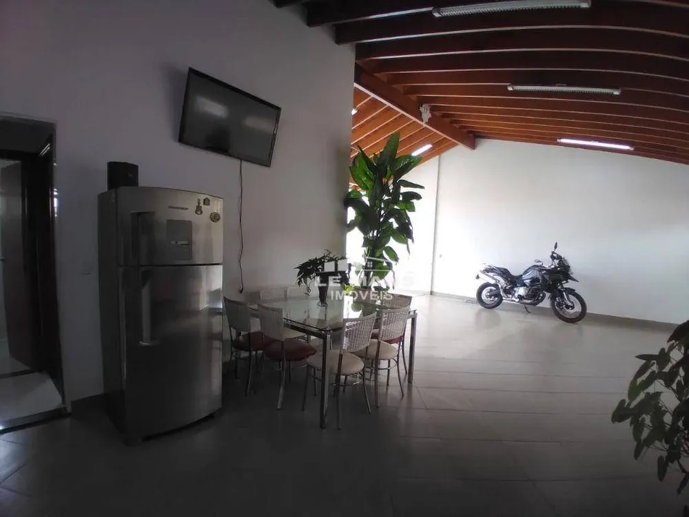 Casa, 3 quartos, 191 m² - Foto 1