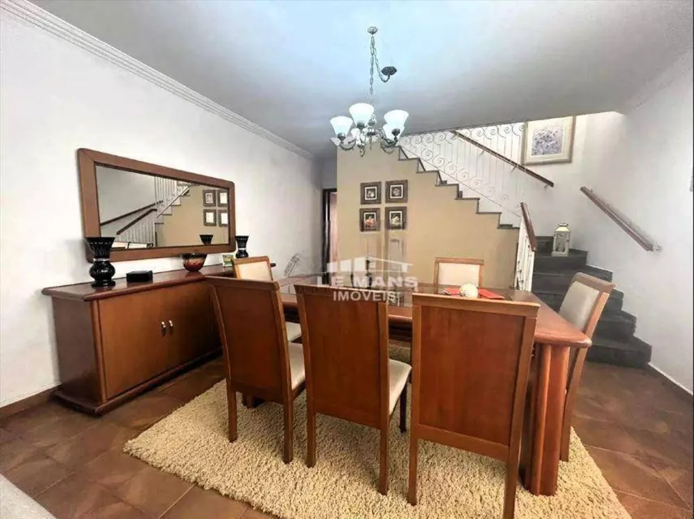 Casa, 3 quartos, 183 m² - Foto 1