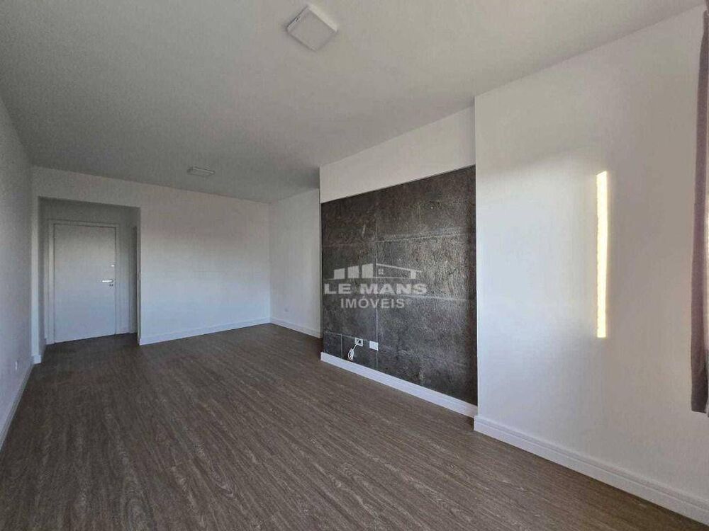 Apartamento à venda com 3 quartos, 87m² - Foto 2