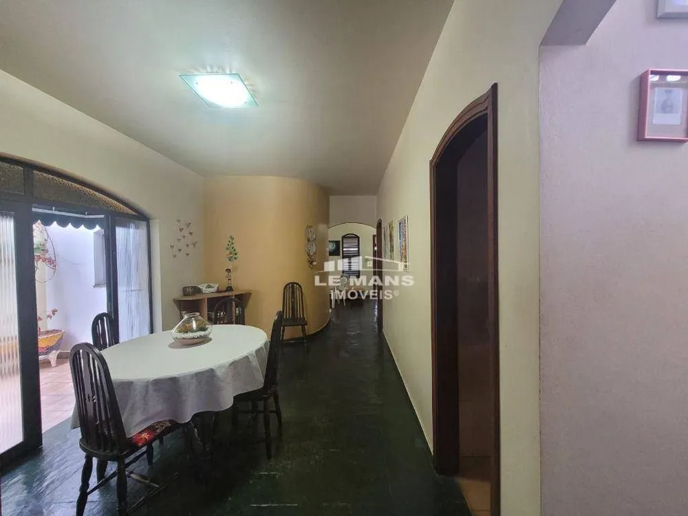 Casa, 3 quartos, 323 m² - Foto 1