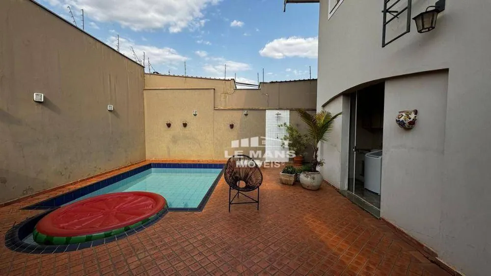 Casa, 4 quartos, 180 m² - Foto 8