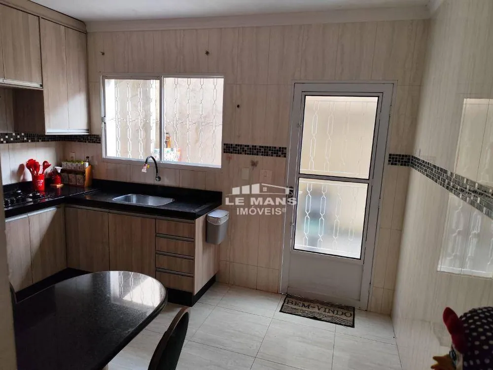 Casa, 5 quartos, 200 m² - Foto 1