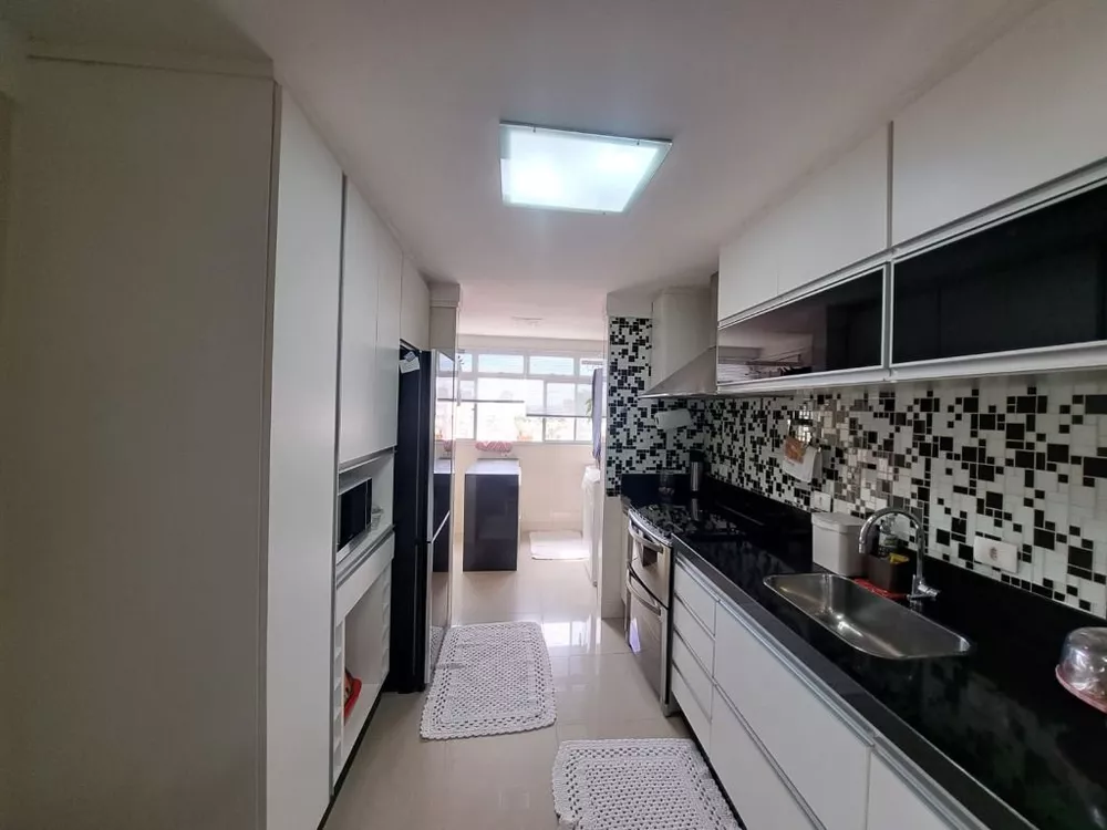 Apartamento à venda com 3 quartos, 160m² - Foto 3