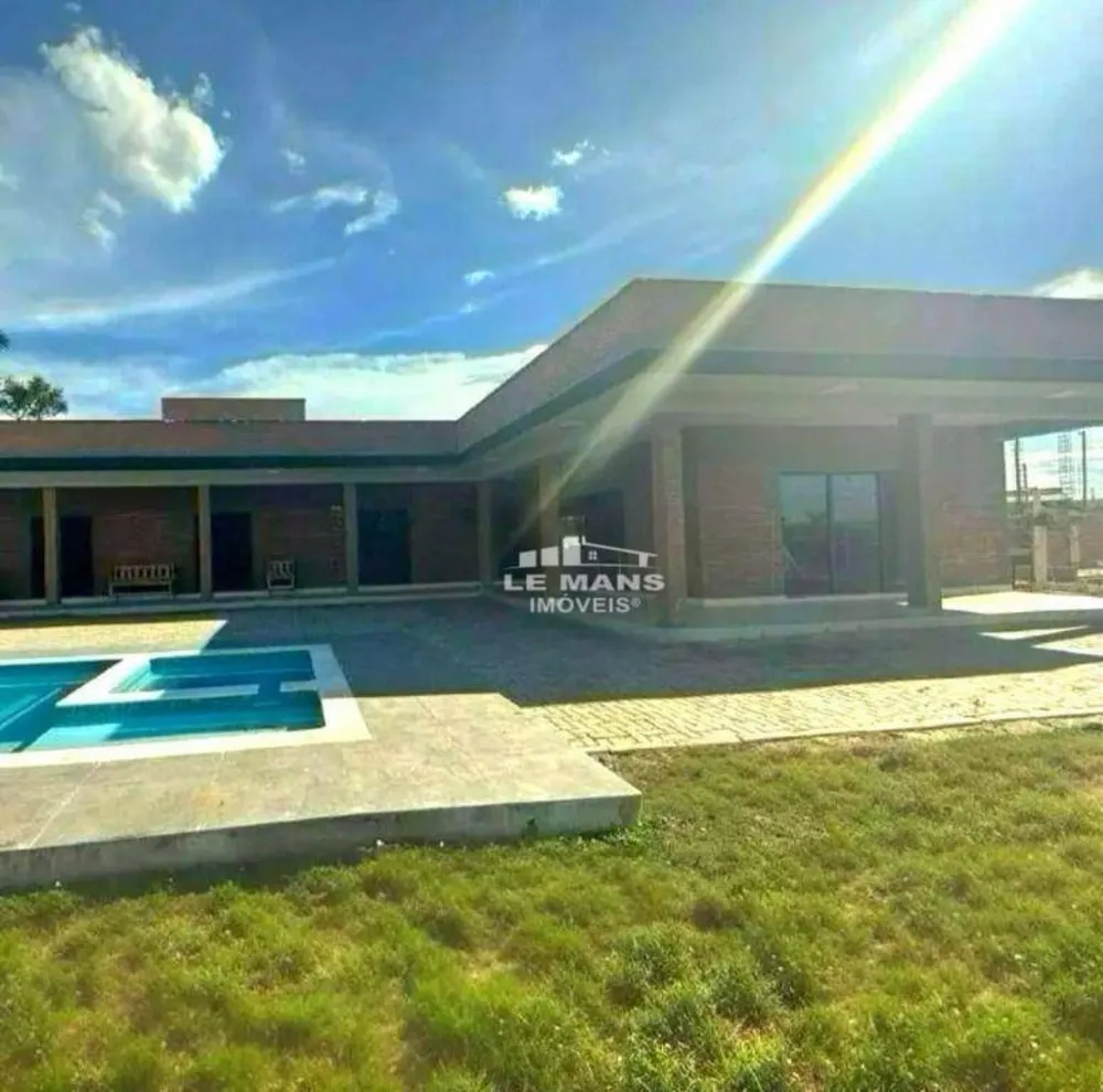 Chácara, 4 quartos, 1797 m² - Foto 1