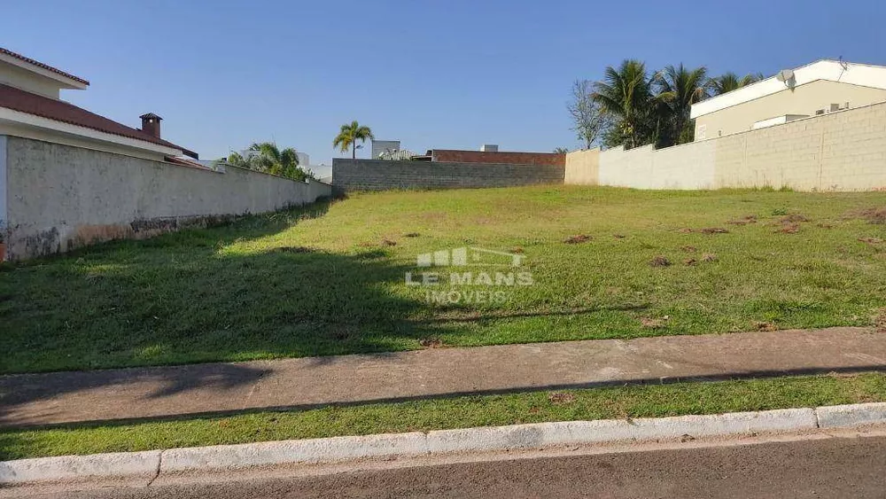 Loteamento e Condomínio, 1000 m² - Foto 1