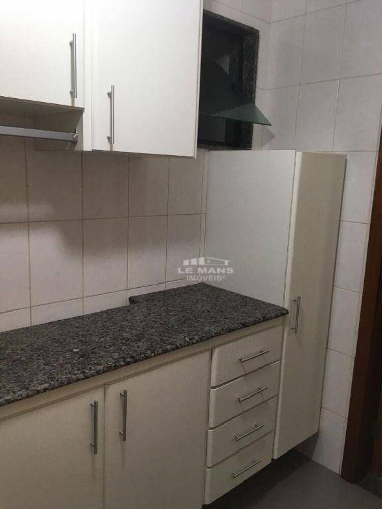 Apartamento à venda com 3 quartos, 97m² - Foto 3