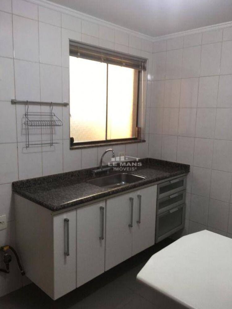Apartamento à venda com 3 quartos, 97m² - Foto 4