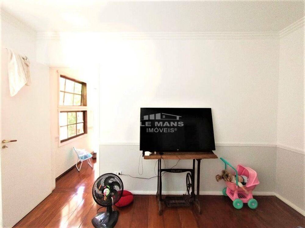 Casa à venda com 4 quartos, 218m² - Foto 8