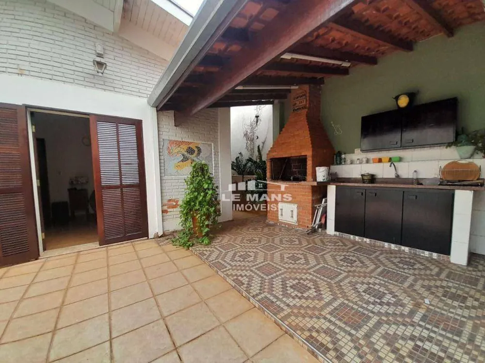 Casa, 3 quartos, 220 m² - Foto 1