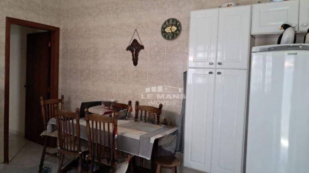 Casa à venda com 2 quartos, 77m² - Foto 3