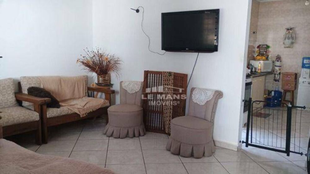 Casa à venda com 2 quartos, 77m² - Foto 1