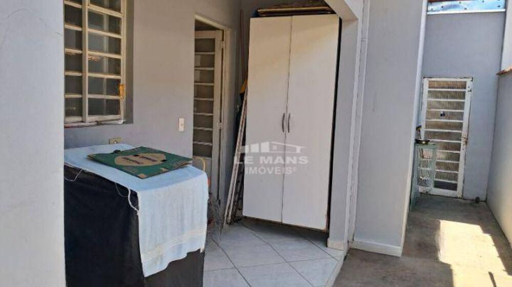 Casa à venda com 2 quartos, 77m² - Foto 12