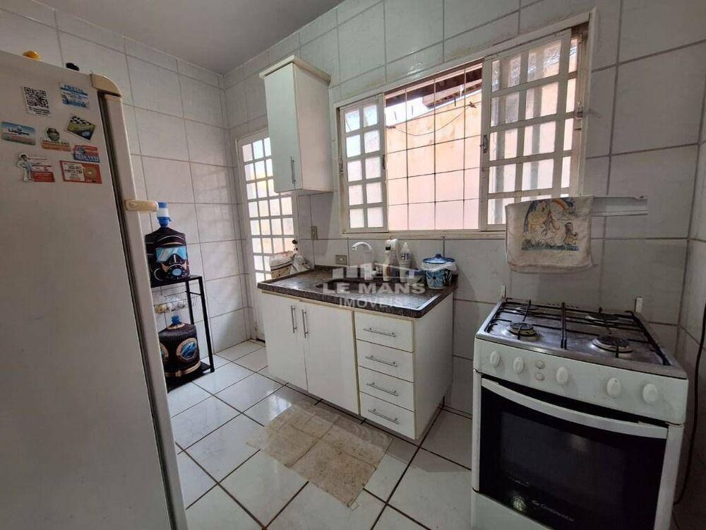 Casa à venda com 2 quartos, 73m² - Foto 5