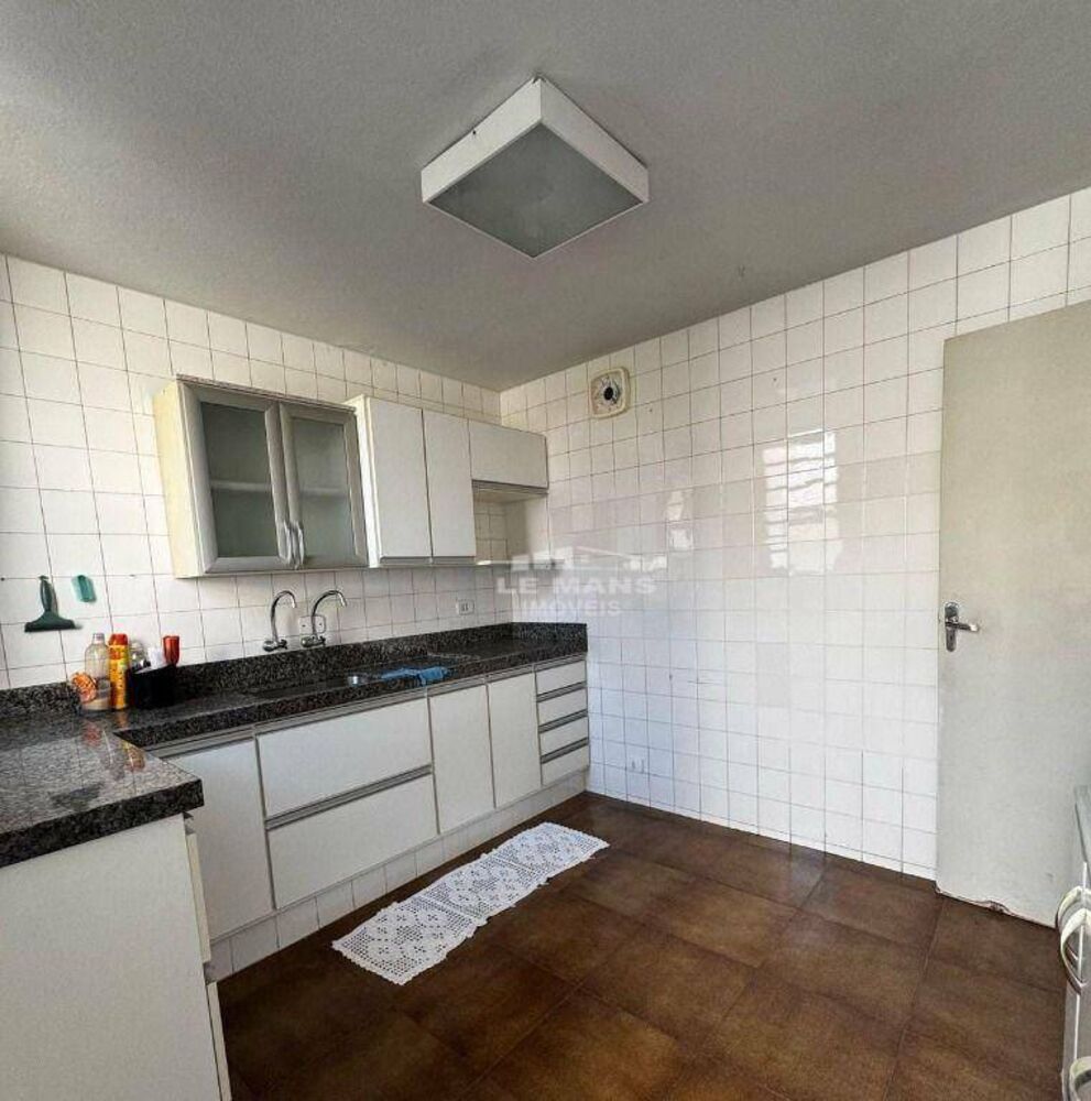 Casa à venda com 3 quartos, 162m² - Foto 4