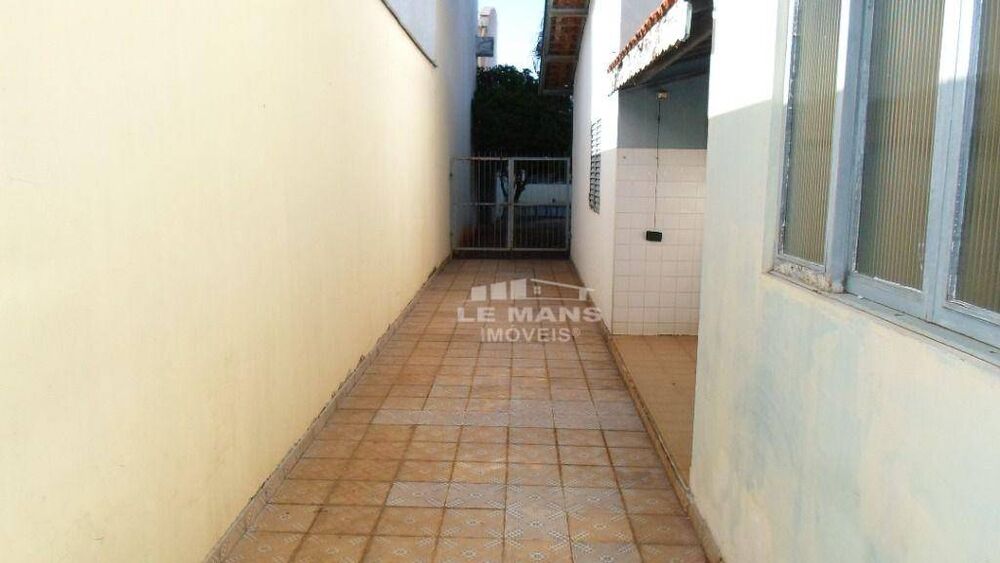 Casa à venda com 3 quartos, 180m² - Foto 2