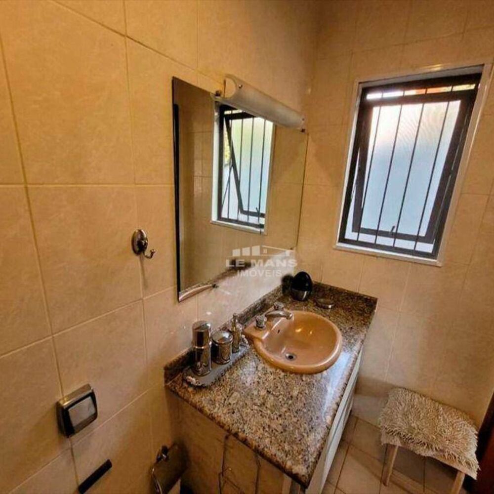 Casa, 4 quartos, 238 m² - Foto 1