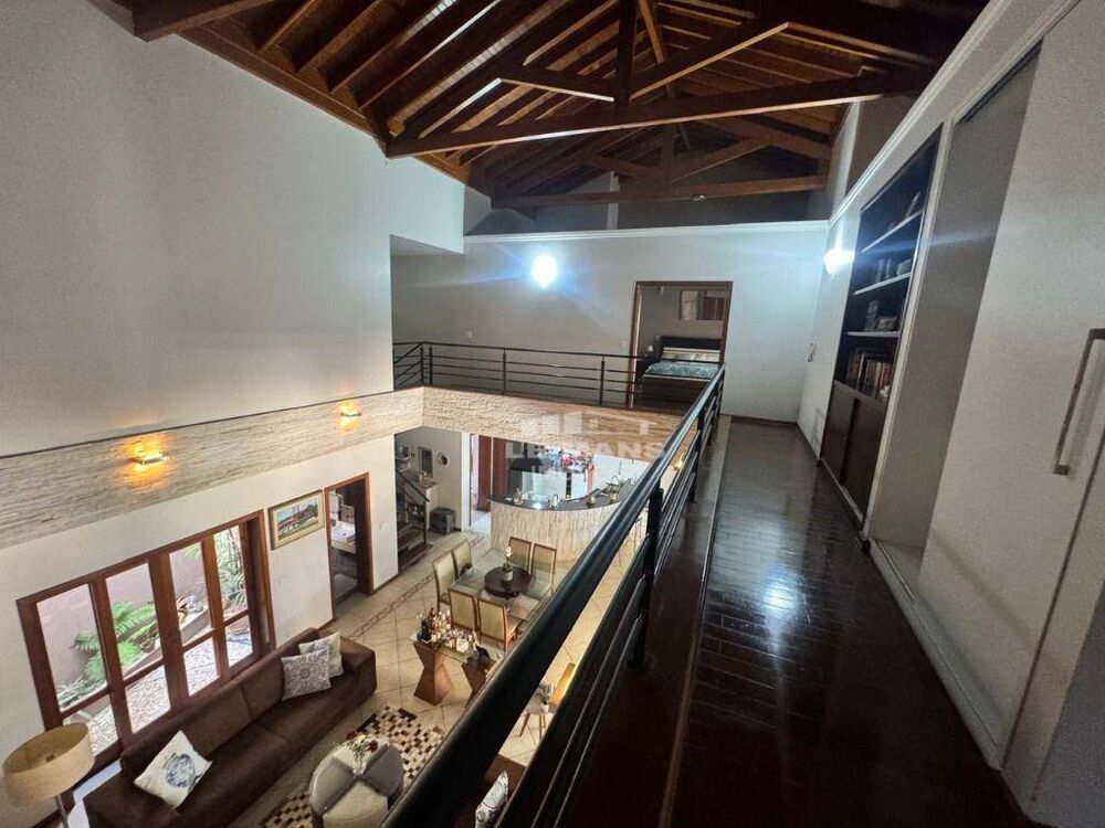 Casa, 3 quartos, 443 m² - Foto 1