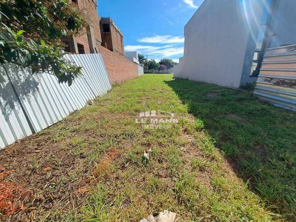 Loteamento e Condomínio, 200 m² - Foto 1