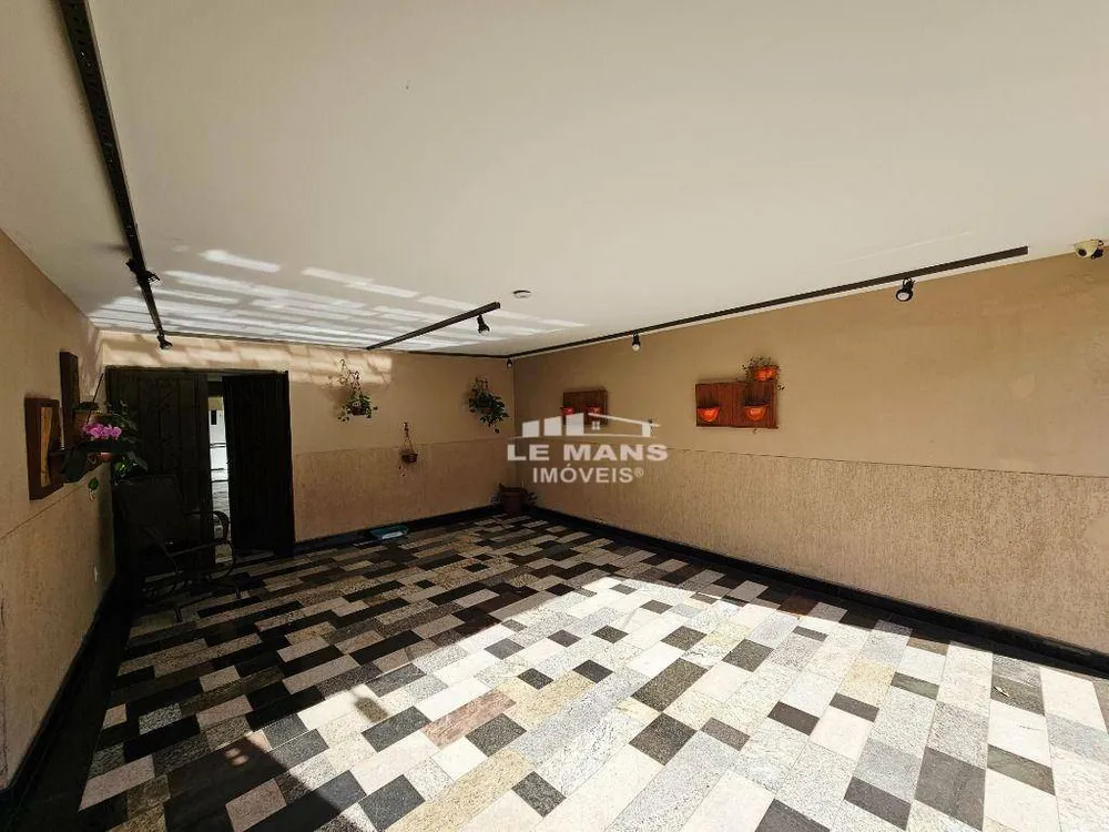 Casa, 3 quartos, 220 m² - Foto 1