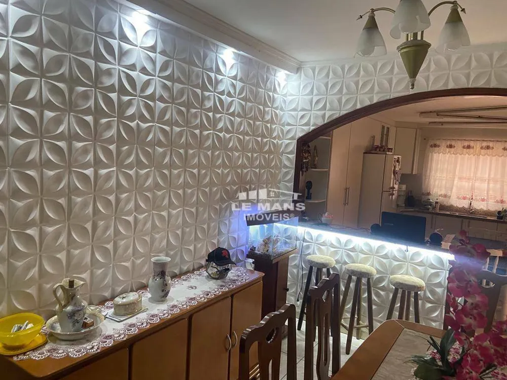 Casa, 3 quartos, 230 m² - Foto 1