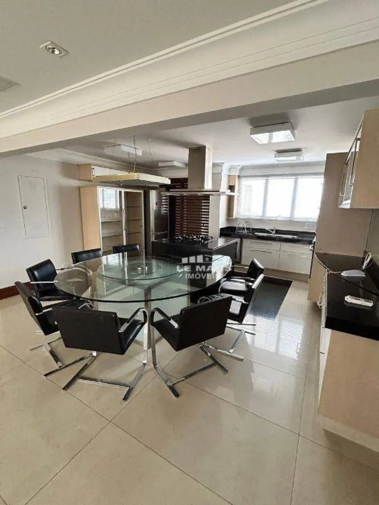 Apartamento, 3 quartos, 194 m² - Foto 1