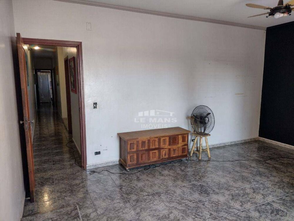 Casa, 3 quartos, 240 m² - Foto 8