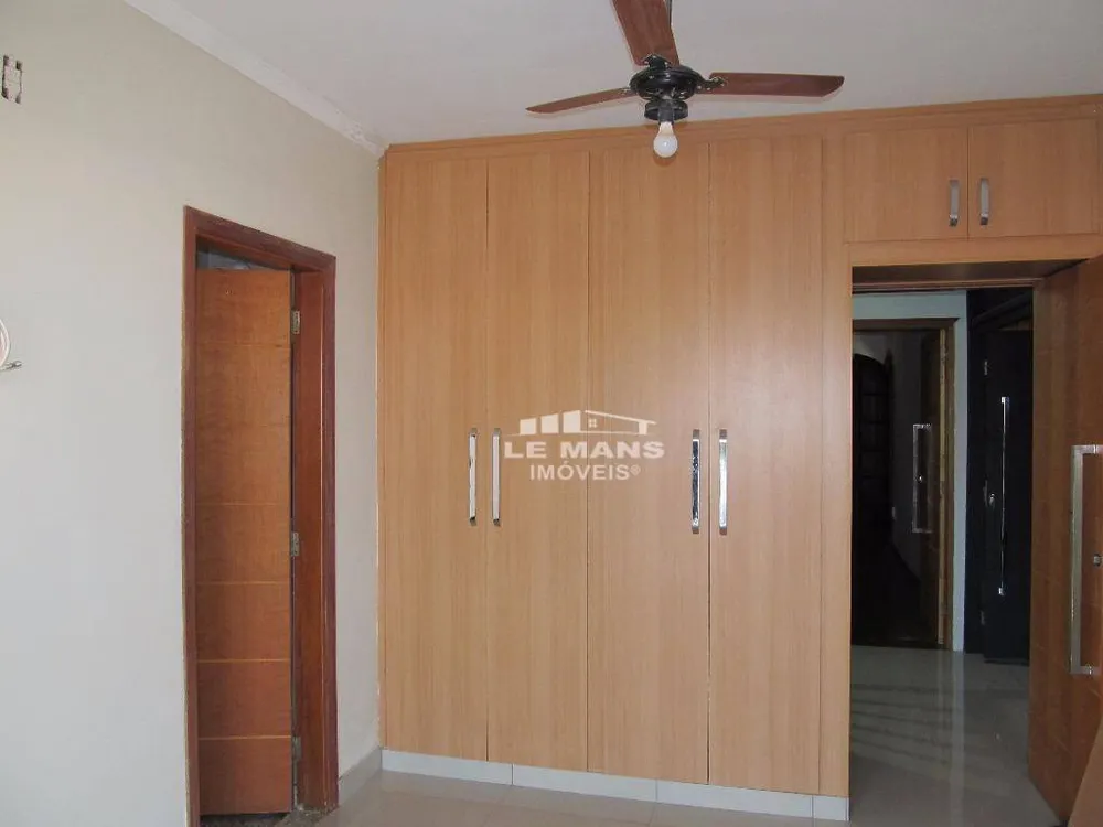 Casa, 3 quartos, 210 m² - Foto 3