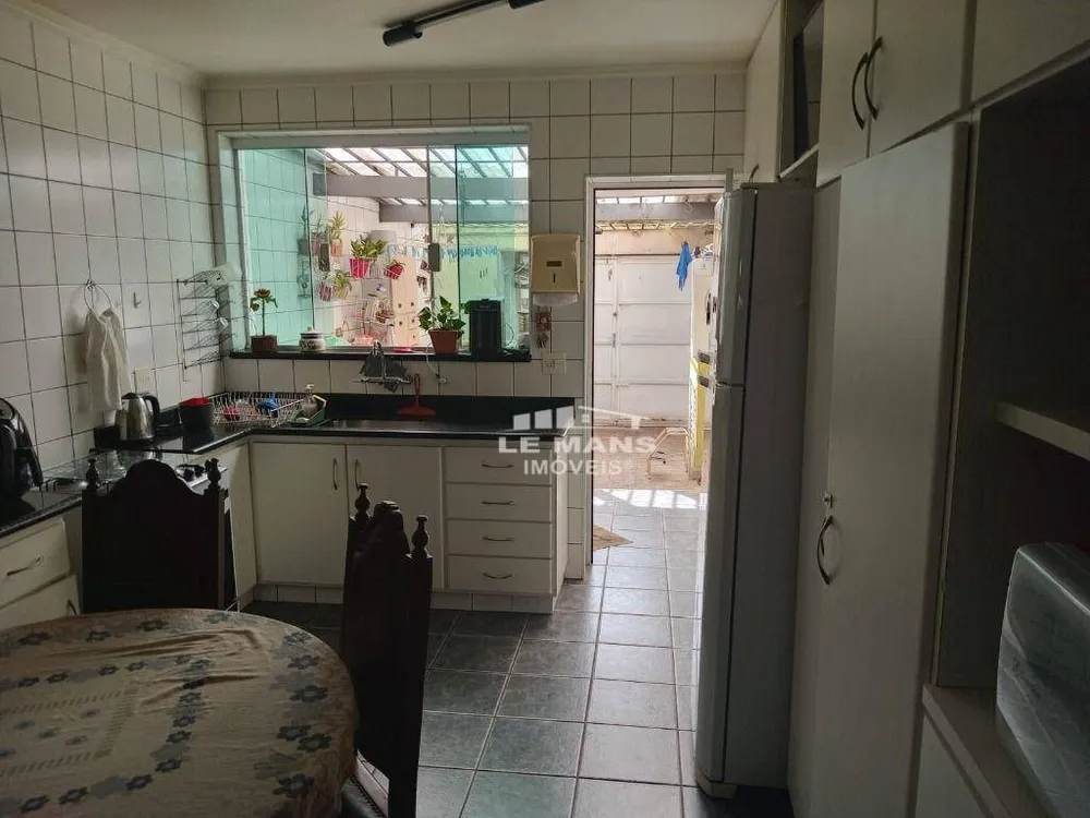 Casa, 4 quartos, 349 m² - Foto 2