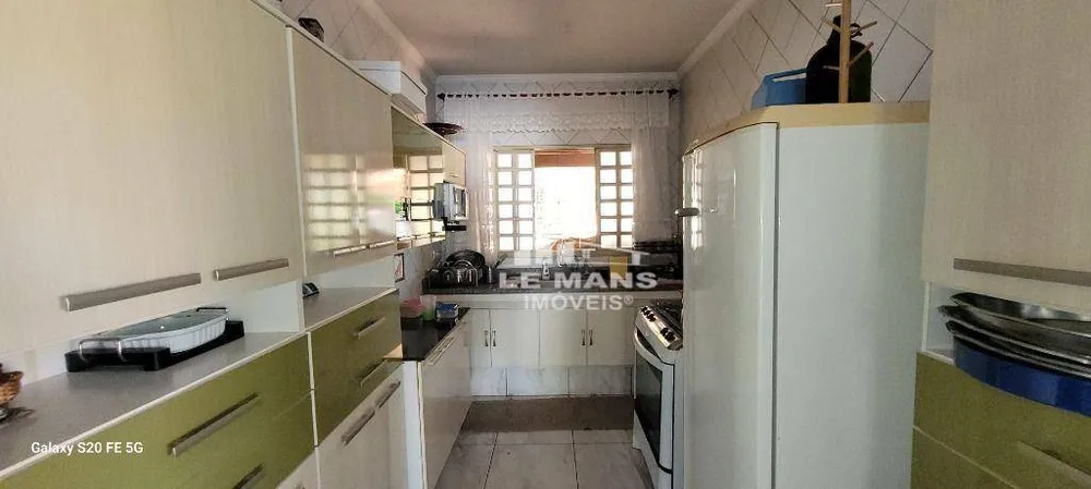 Chácara, 3 quartos, 1250 m² - Foto 8