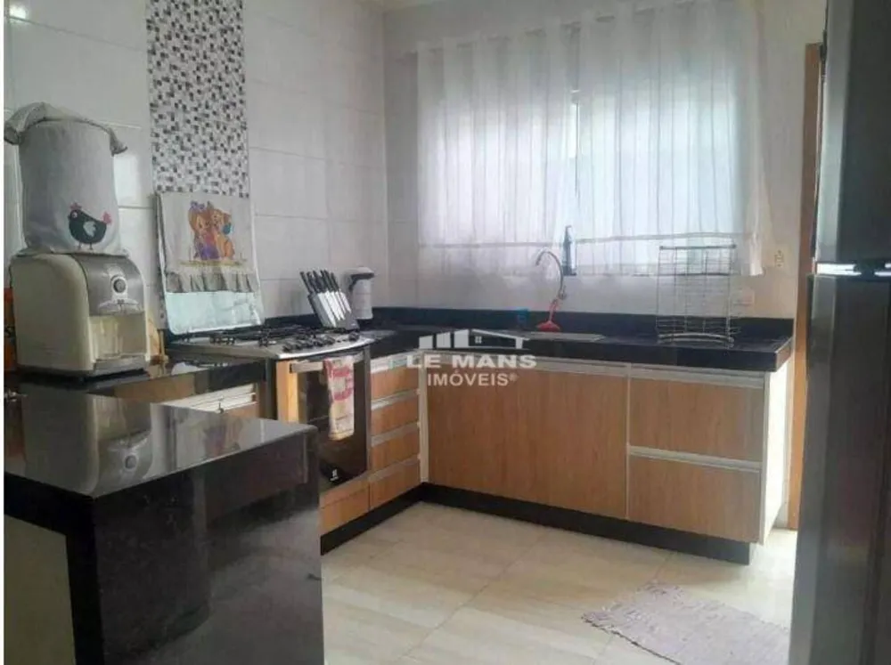 Casa, 3 quartos, 162 m² - Foto 2