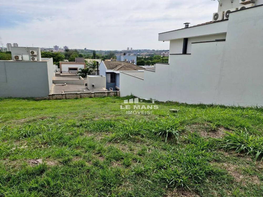 Loteamento e Condomínio, 256 m² - Foto 1