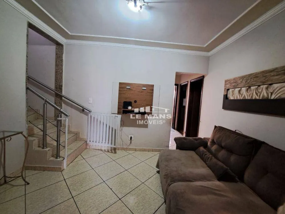 Casa, 3 quartos, 197 m² - Foto 1