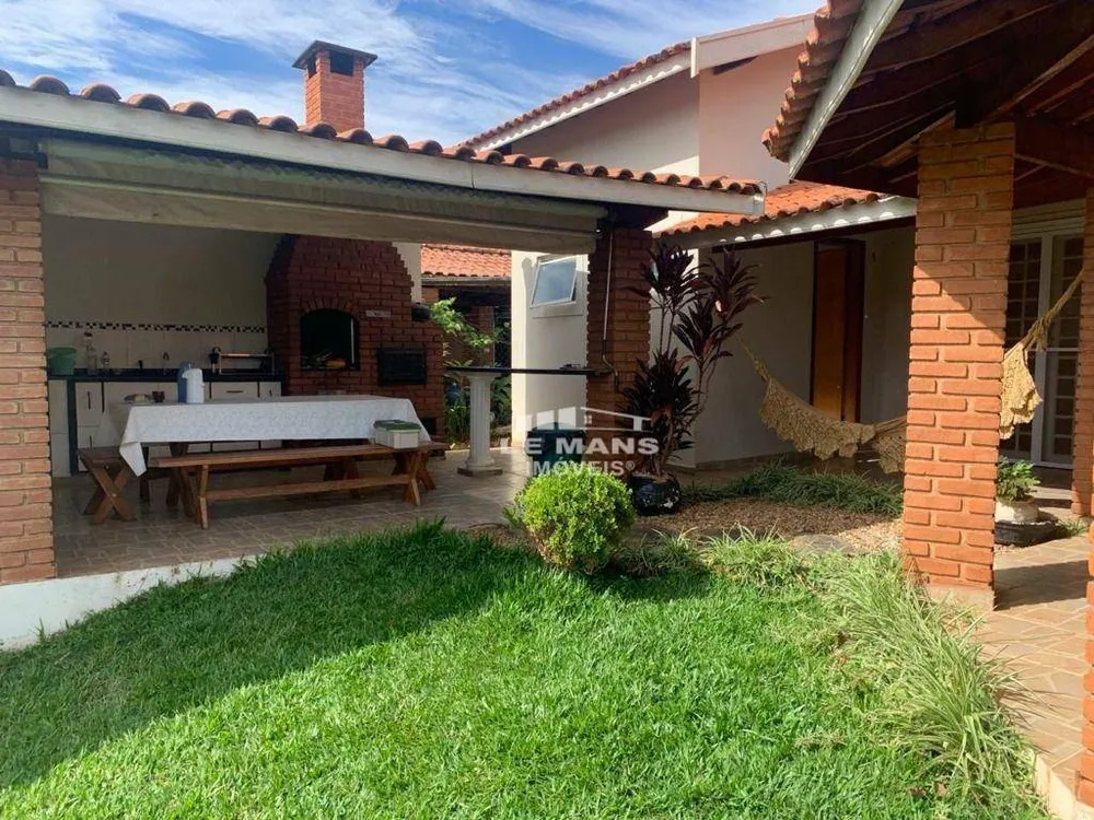 Chácara, 3 quartos, 1070 m² - Foto 1
