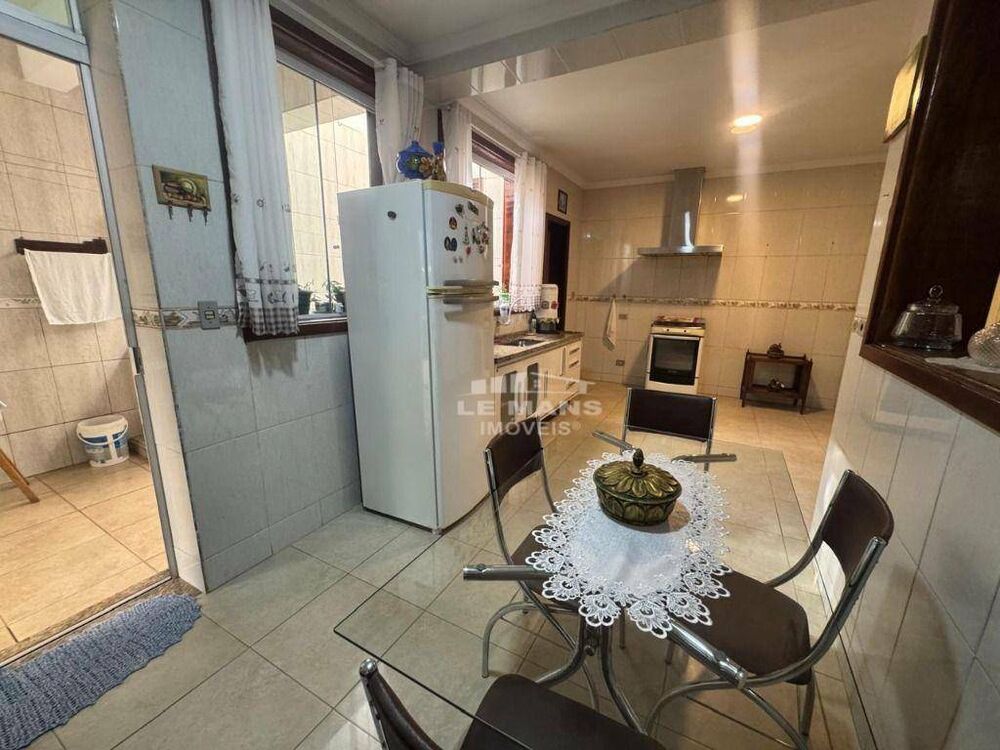 Casa, 3 quartos, 195 m² - Foto 12