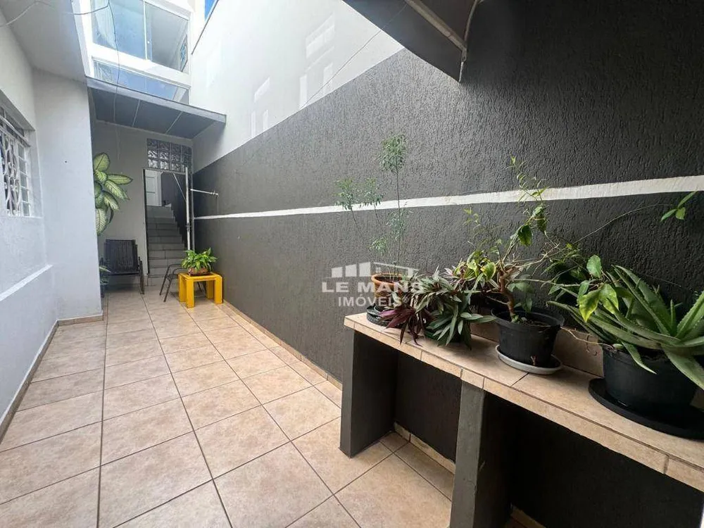 Casa, 3 quartos, 195 m² - Foto 1