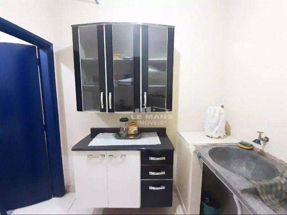 Casa à venda com 9 quartos, 204m² - Foto 5