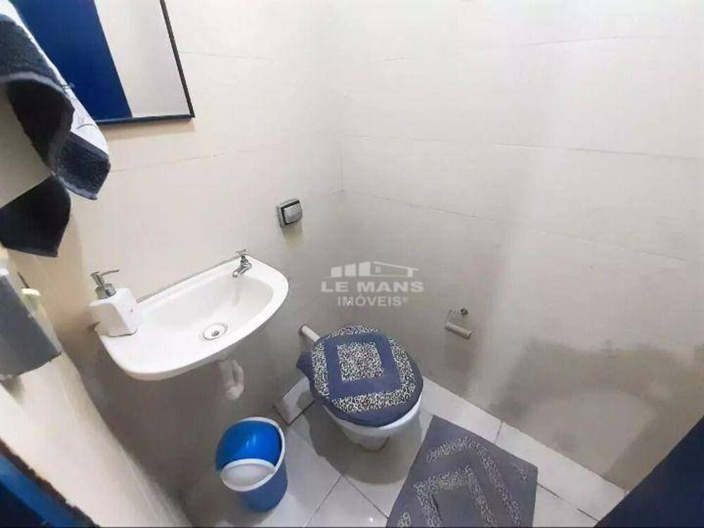 Casa à venda com 9 quartos, 204m² - Foto 9