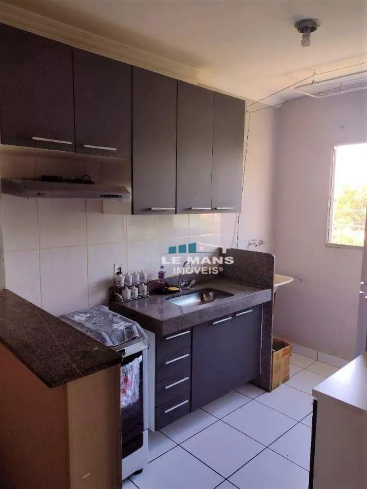 Apartamento à venda com 2 quartos, 45m² - Foto 2